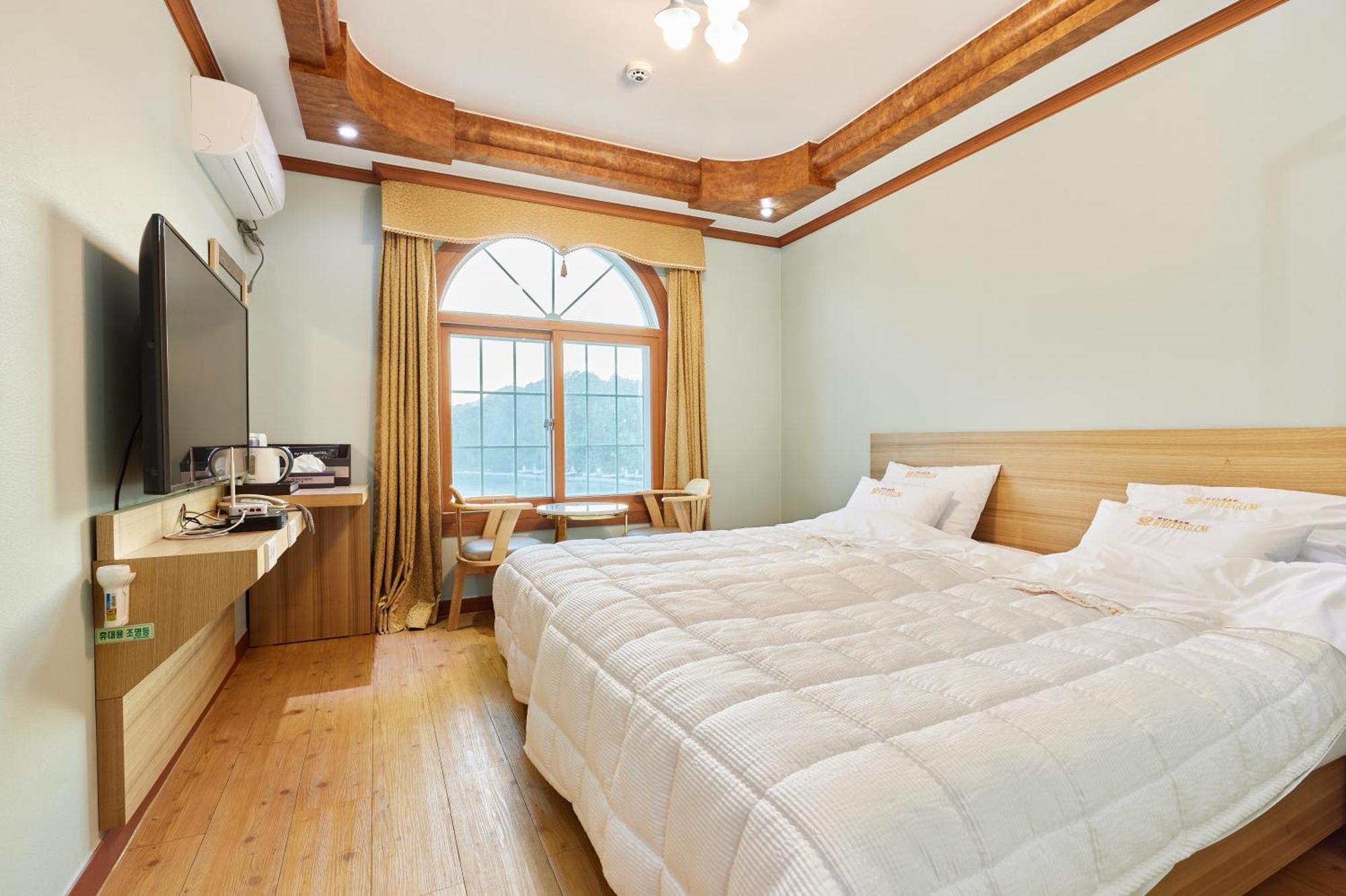Goheung Hayan Noeul Hotel Room photo