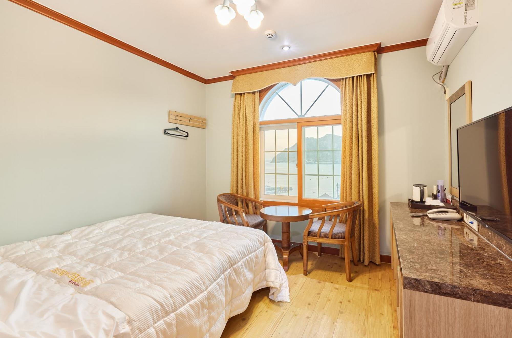Goheung Hayan Noeul Hotel Room photo