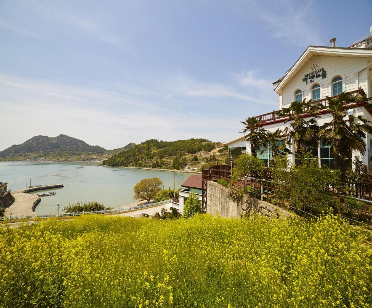 Goheung Hayan Noeul Hotel Exterior photo