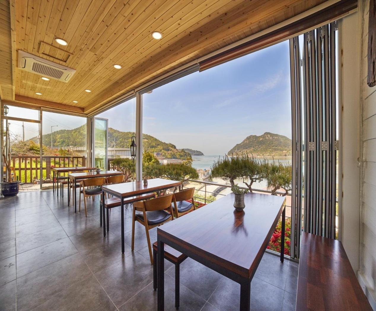 Goheung Hayan Noeul Hotel Exterior photo